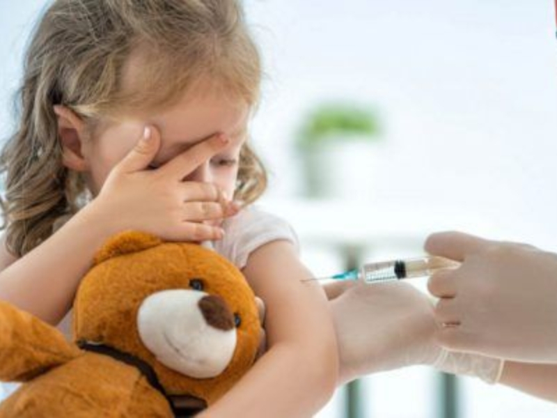 Child bloating doctor in Gurgaon providing treatment for children with stomach pain and digestive issues